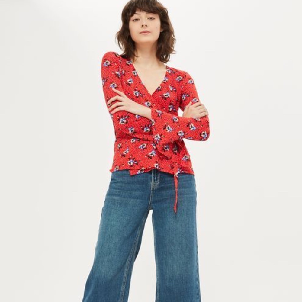 NWT Levi’s red floral viscose wrap top